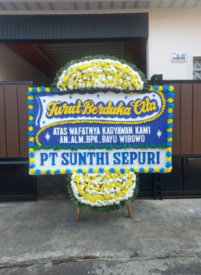 Papan Bunga Duka di Selaru