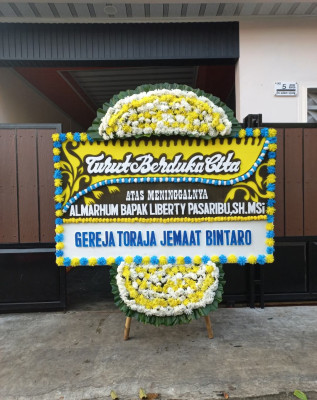 Papan Bunga Duka di Selaru