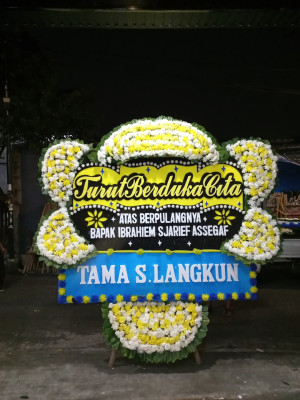 Papan Bunga Duka di Selaru